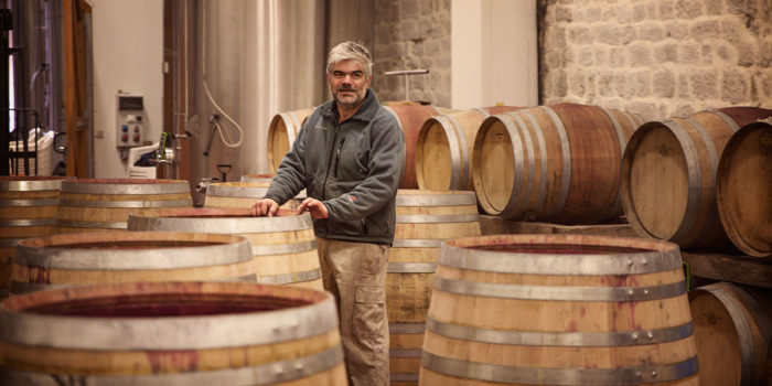 https://lesvignals.fr/wp-content/uploads/2017/12/034_Barriques-700x350.jpg